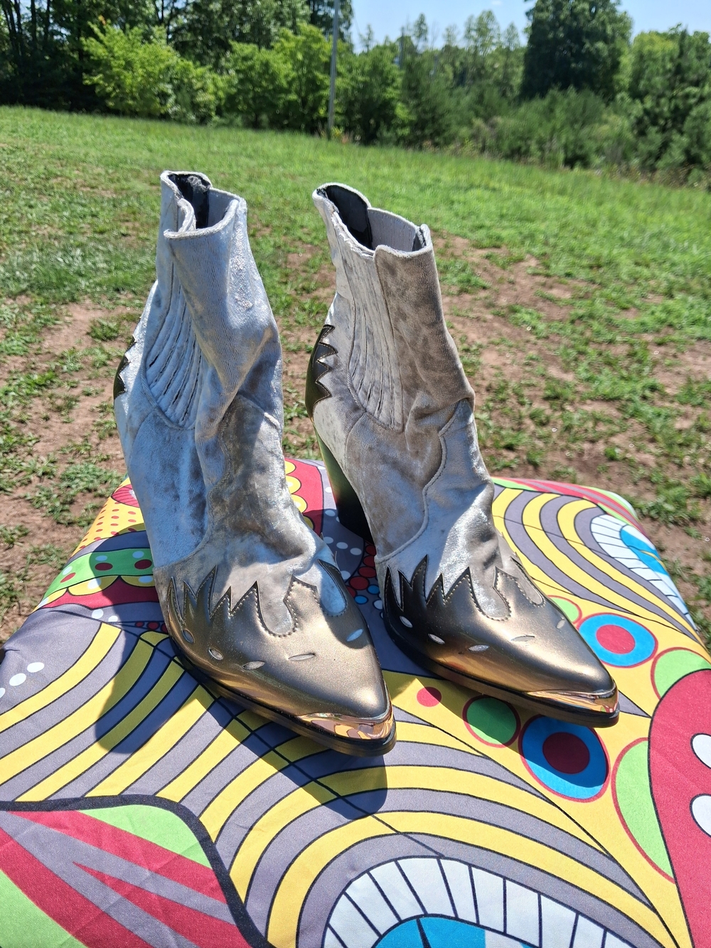 Cape Robbin Silver Metallic Western Ankle Boots Woman's Size 9 - Picture 4 of 9